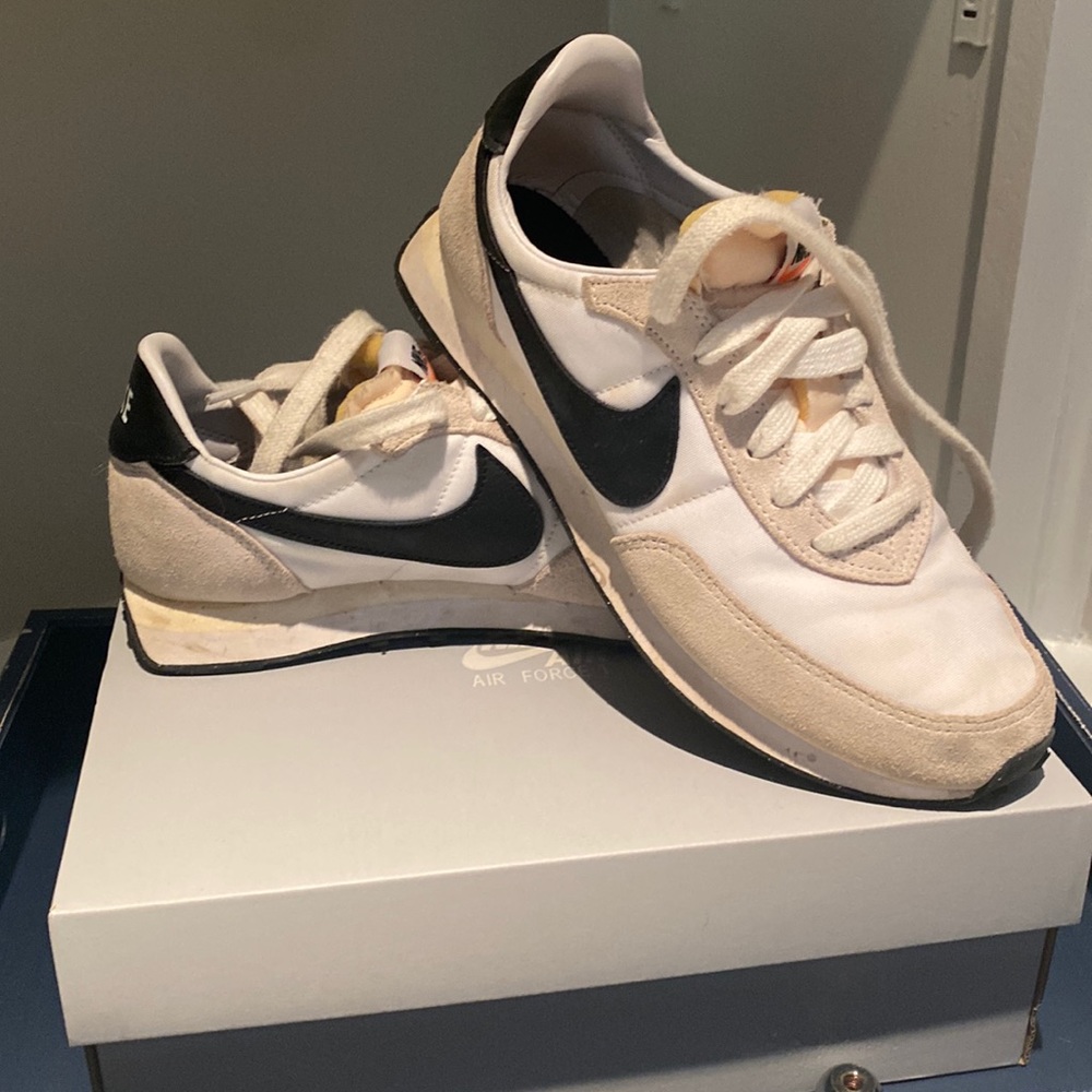 Boys Nike Waffle Trainers size 5- Good Condition